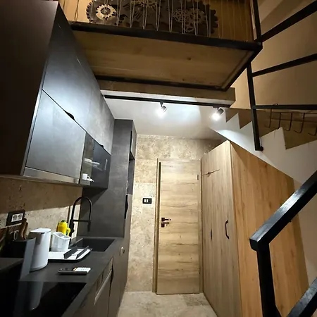 Old Town Apartment *